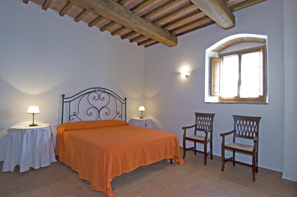 Agriturismo Campo Lungo San Donato in Poggio Стая снимка