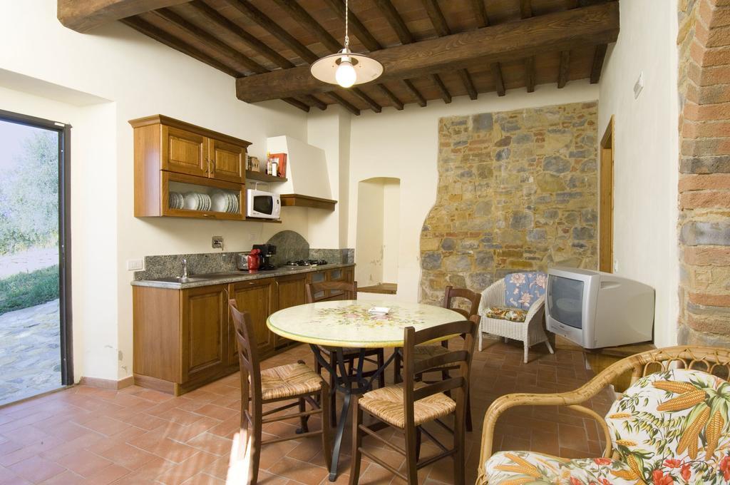 Agriturismo Campo Lungo San Donato in Poggio Стая снимка