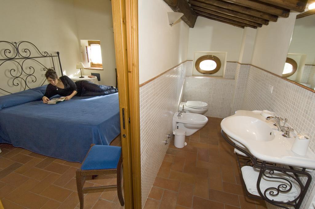 Agriturismo Campo Lungo San Donato in Poggio Стая снимка