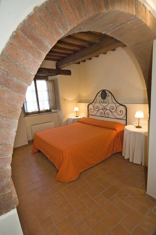 Agriturismo Campo Lungo San Donato in Poggio Стая снимка