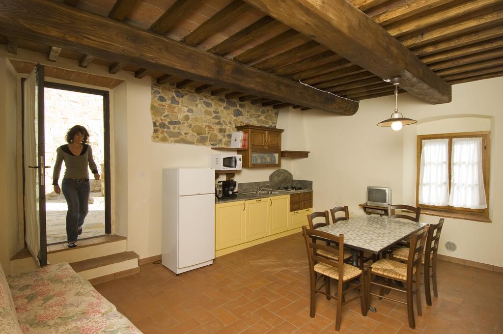 Agriturismo Campo Lungo San Donato in Poggio Стая снимка