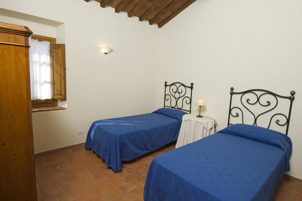 Agriturismo Campo Lungo San Donato in Poggio Стая снимка