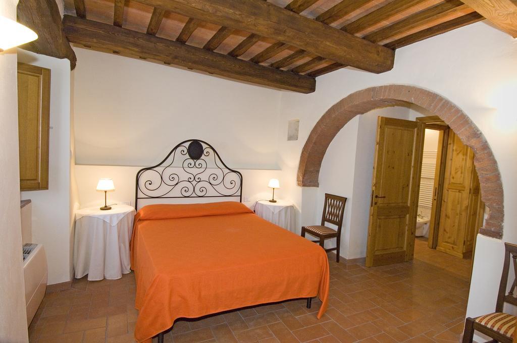 Agriturismo Campo Lungo San Donato in Poggio Стая снимка