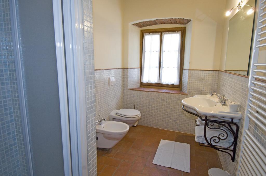 Agriturismo Campo Lungo San Donato in Poggio Стая снимка